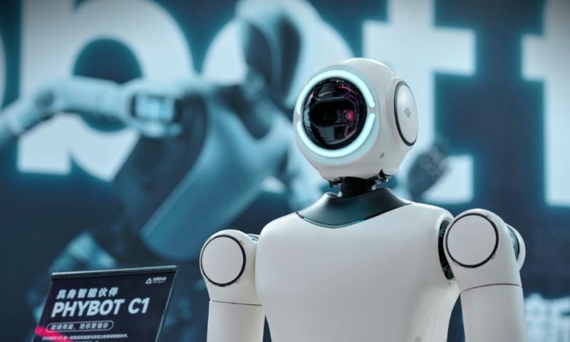 Robot for AI，动易科技携两款人形机器人及摆线关节模组系列产品亮相 WAIC 2025  第2张
