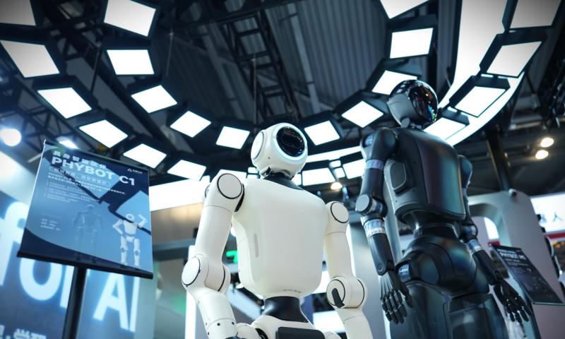 Robot for AI，动易科技携两款人形机器人及摆线关节模组系列产品亮相 WAIC 2025  第1张